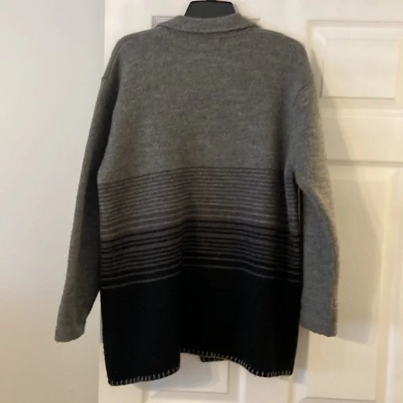 HERMAN & GEIST 100% wool Sweater size L excellent condition length 30/31” - Picture 5 of 12